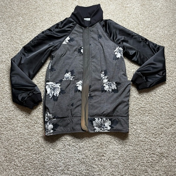 Lululemon Both Ways Bomber - Picture 5 of 6